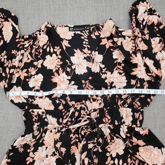 New York & Company Floral Print V Neck Blouse - Picture 7 of 9